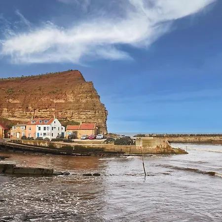 Host & - Sea Haven Staithes